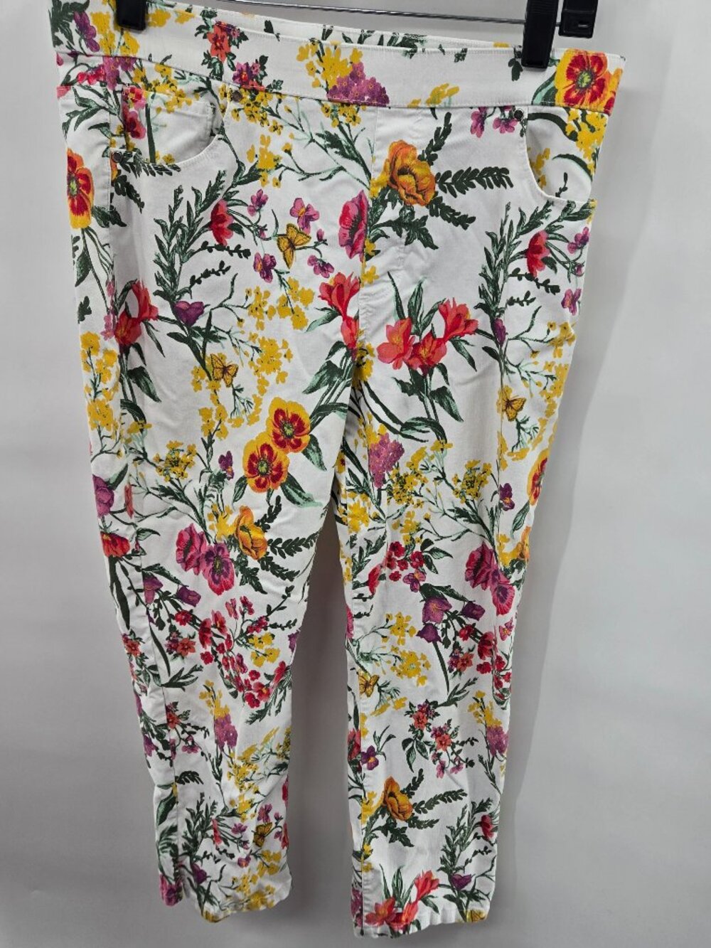 Susan Graver White Floral Pull On Elastic Capri Pants Size 10